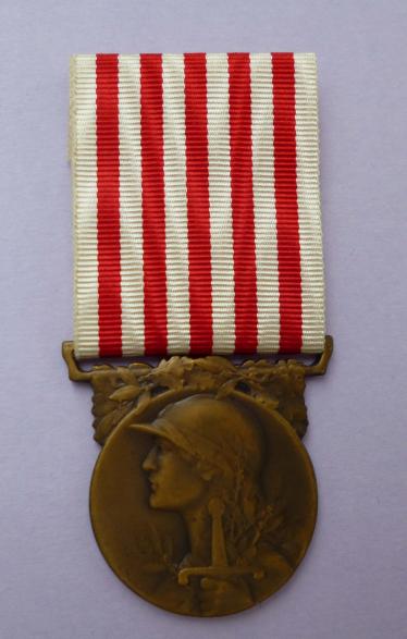 France : 1914-18 War Commemorative Medal.