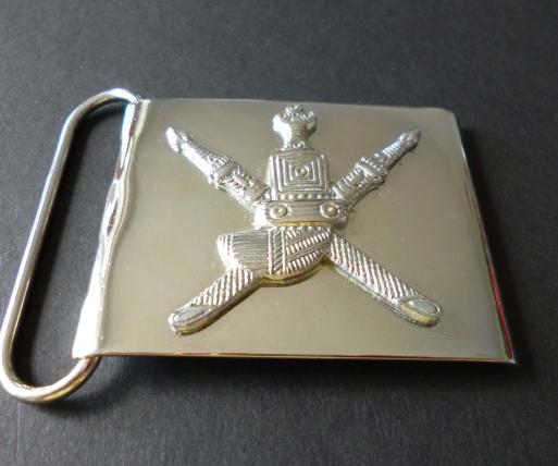 Oman : Omani Army other-ranks belt-buckle.