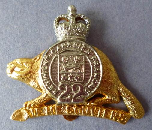 Canada : Royal 22nd Regiment (Regiment Canadien Francais) cap badge (Queen's crown).