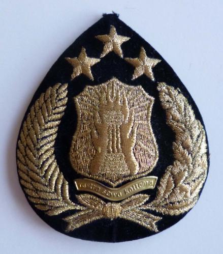 Indonesia : Police Senior Officers Cap Badge.