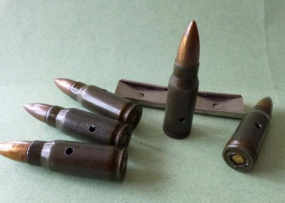 Third Reich : Clip of Five De-activated 7.92mm Kurz (Short) Rounds as used with the MP44, etc.