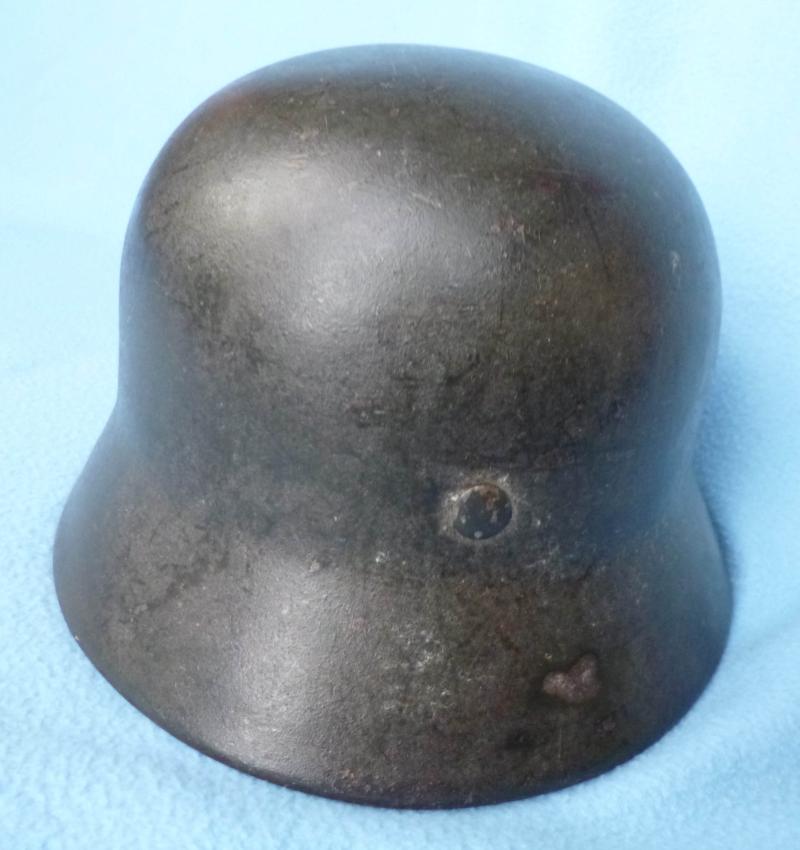 Third Reich : Wehrmacht Heer (Army) M40 Double-decal Steel-helmet.