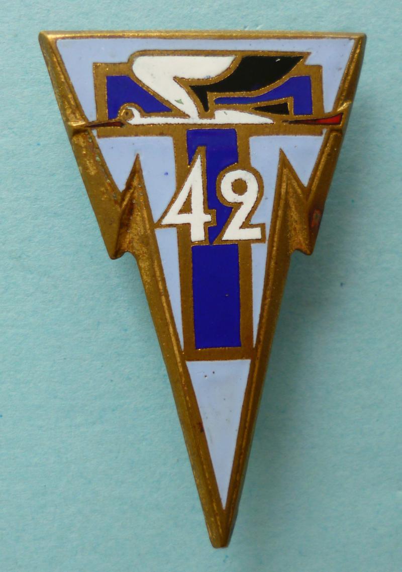 France : Army 42nd Signal Regiment (42éme Régiment de Transmissions) Enamelled Formation-badge.
