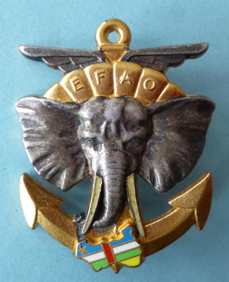 France : French Elements of Operational Assistance (Eléments Français d'Assistance Opérationnelle (EFAO)} Enamelled Formation Badge.