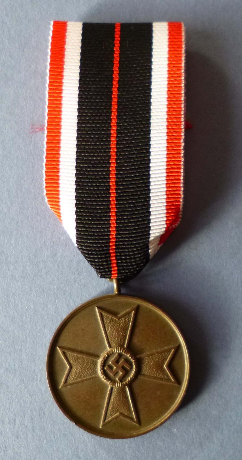 Third Reich : 1939 War Merit Medal (Kriegsverdienstmedaille).