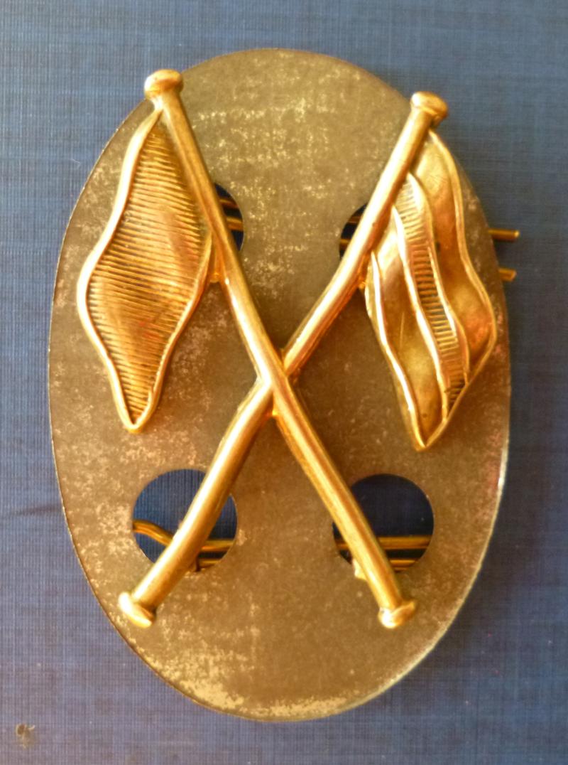 WW2 Army Qualified Signaller's Brass Arm-badge with back-plate.
