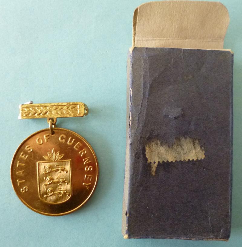 Guernsey : Pendant  / Medallion Commemorating the May 9th 1945 Liberation from German Occupation with Original Box.