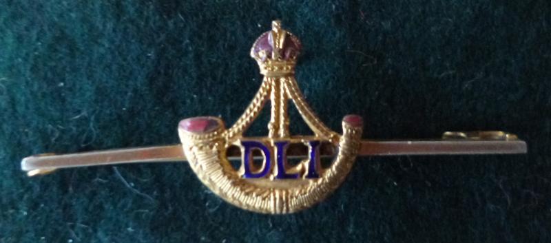 Durham Light Infantry Gilt & Enamel Tie-pin / Brooch.