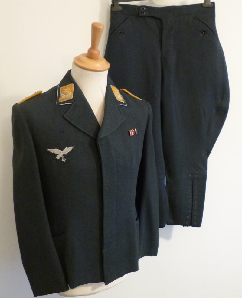 Third Reich : Luftwaffe Oberleutnant's Uniform consisting of Flight Blouse and Breeches.