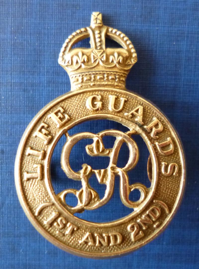 Life Guards (1st and 2nd) King's crown  (GvR) Cap-badge.