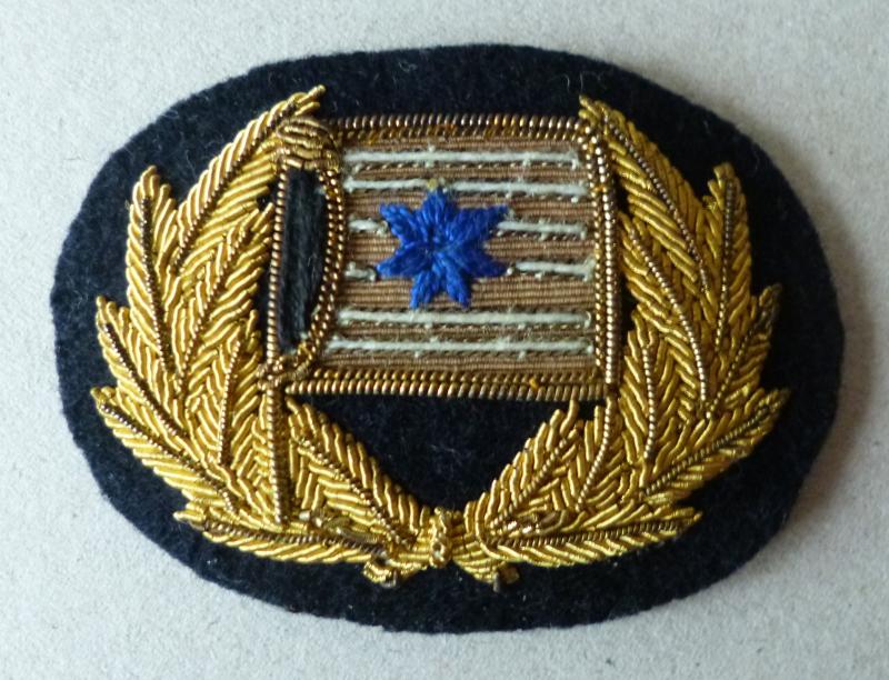 Merchant Navy Shipping Line (un-identified) Officers' Cap-badge.