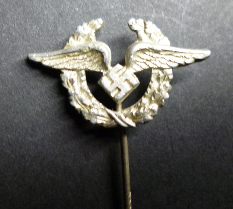 Third Reich : Stickpin Lapel-badge for Officials & Workers in the Air Travel Administration (2nd Pattern) - :Abzeichen für Angestellte und Arbeiter der Luftfahrtverwaltung.