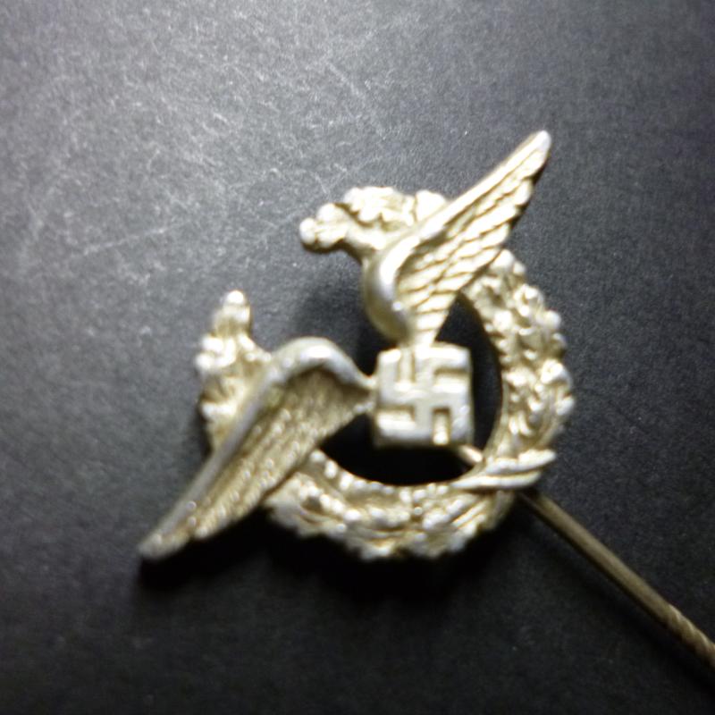 Third Reich : Stickpin Lapel-badge for Officials & Workers in the Air Travel Administration (2nd Pattern) - :Abzeichen für Angestellte und Arbeiter der Luftfahrtverwaltung.