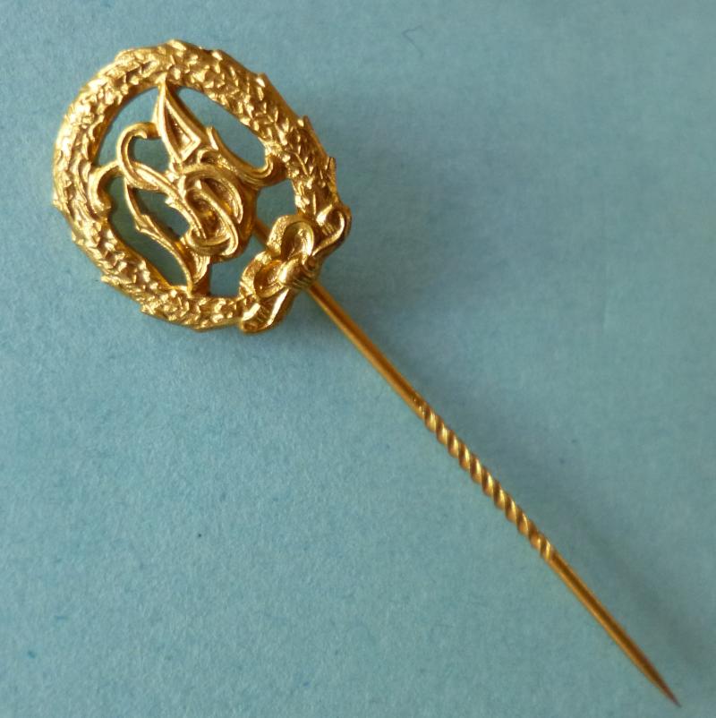 BRD : West German Deutscher Sportabzeichen (DSA) in Gold Stickpin Miniature Lapel-badge.