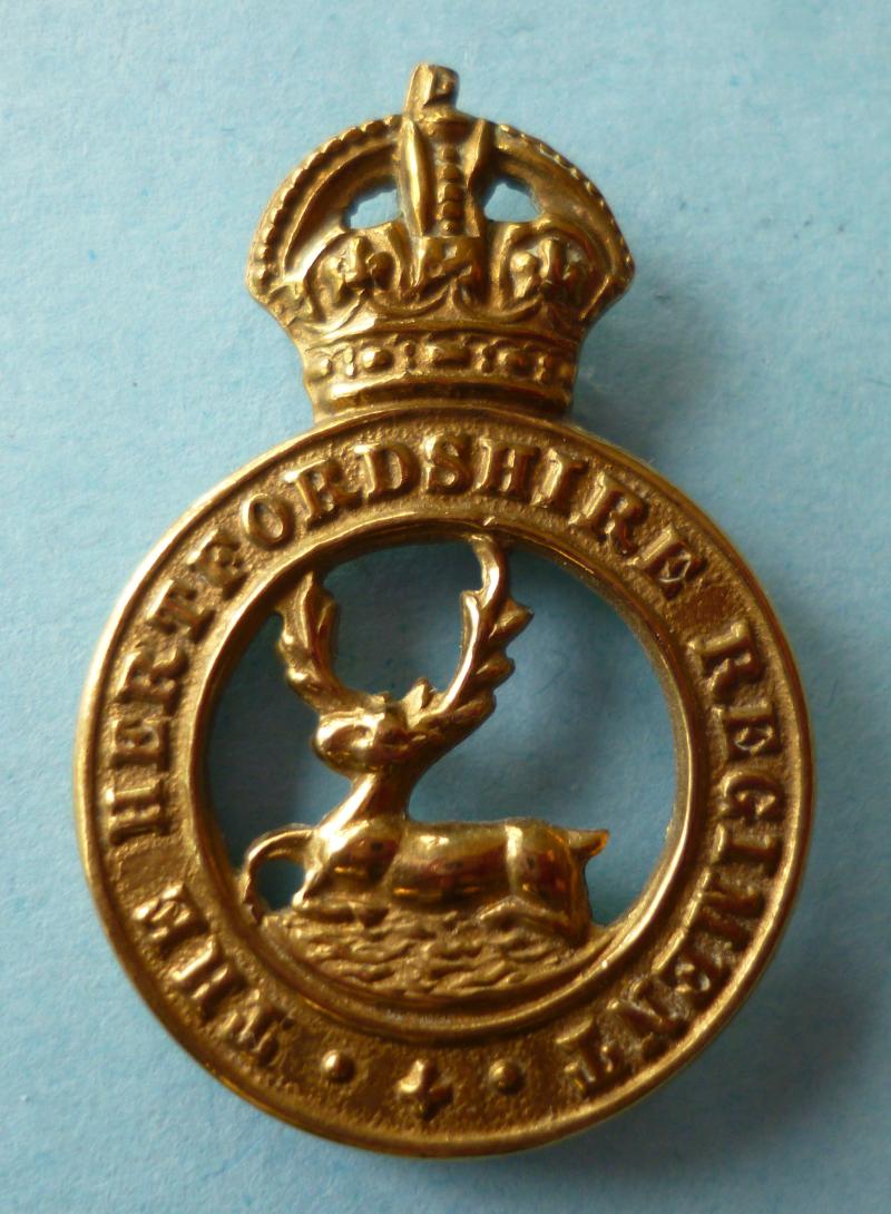 Hertfordshire (Territorial) Regiment Other Ranks Brass Cap Badge - wide antlers variety.