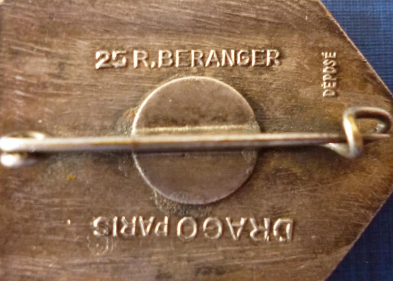 France : Army 22nd Section of The Military Administrative Clerks and Workers. (22e Section de la Commis et Ouvriers Militaires d'Administration - COA) Formation=badge.