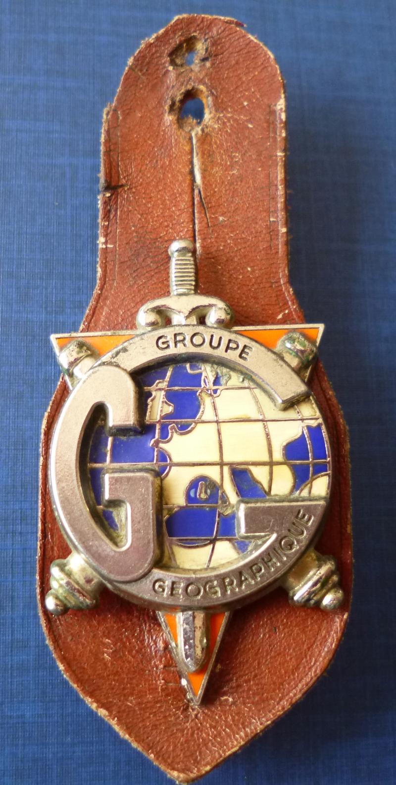 France : Army Geographic Group (Groupe Geographique) Formation-badge on Brown Leather Pocket-fob Attachment.