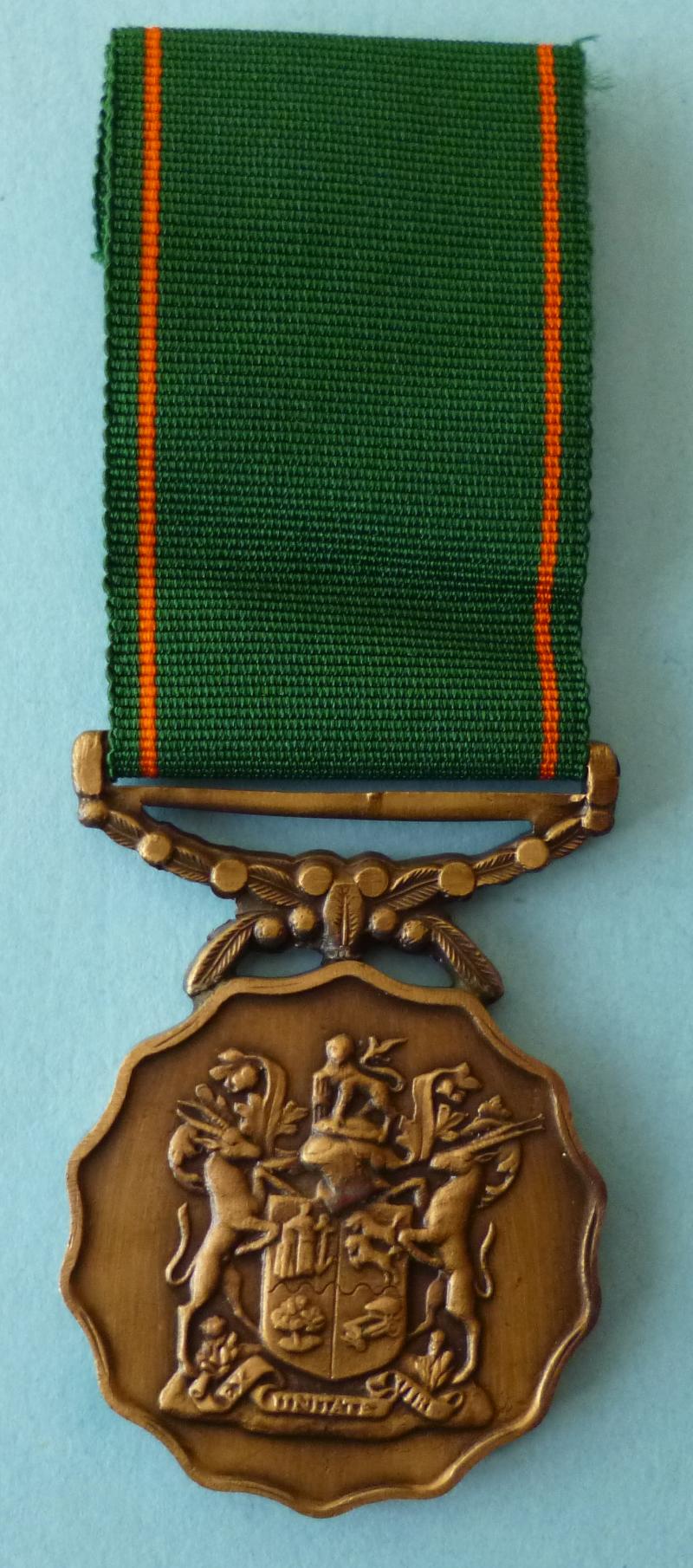 South Africa : South African Defence Force Good Service Medal.