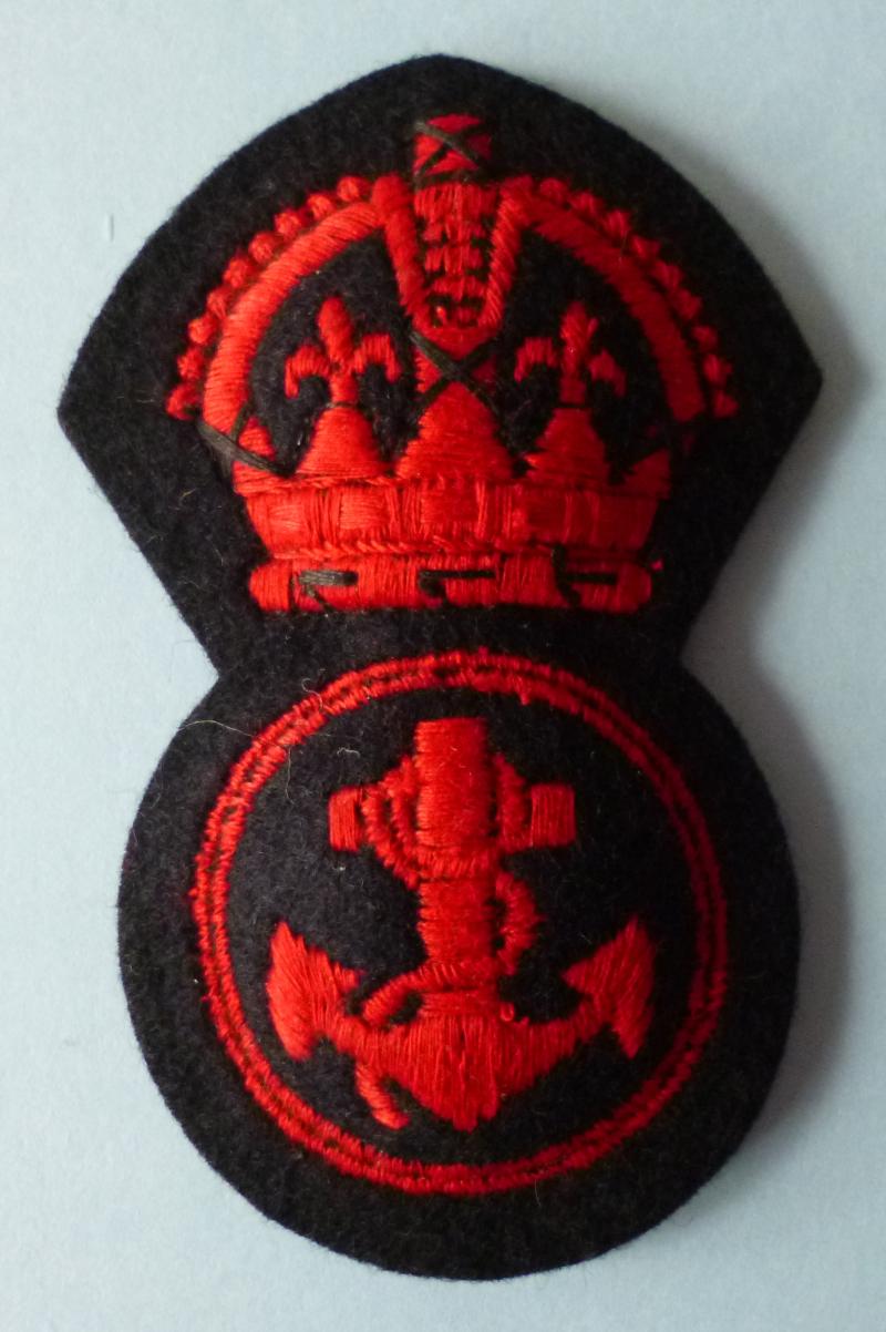 Royal Navy King's crown Cap-badge for Engine-room Artificer, Writer, Mess-steward, etc.
