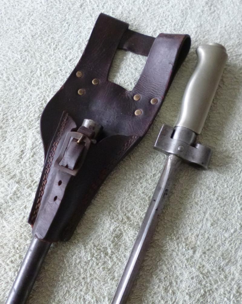 France : WW1 Lebel M1886 / 16 Epee Bayonet Complete with Scabbard and Frog.