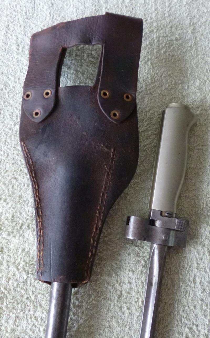 France : WW1 Lebel M1886 / 16 Epee Bayonet Complete with Scabbard and Frog.