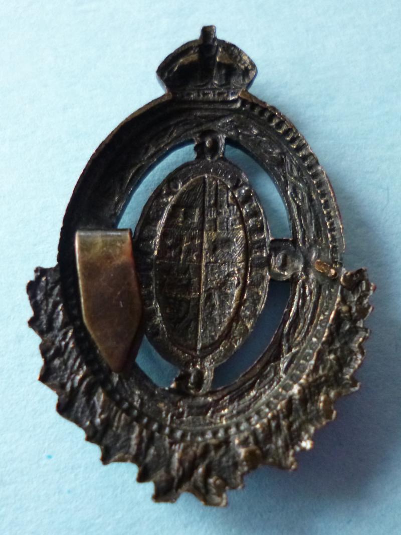 Canada : University of Manitoba C.O.T.C King's crown Cap-badge.